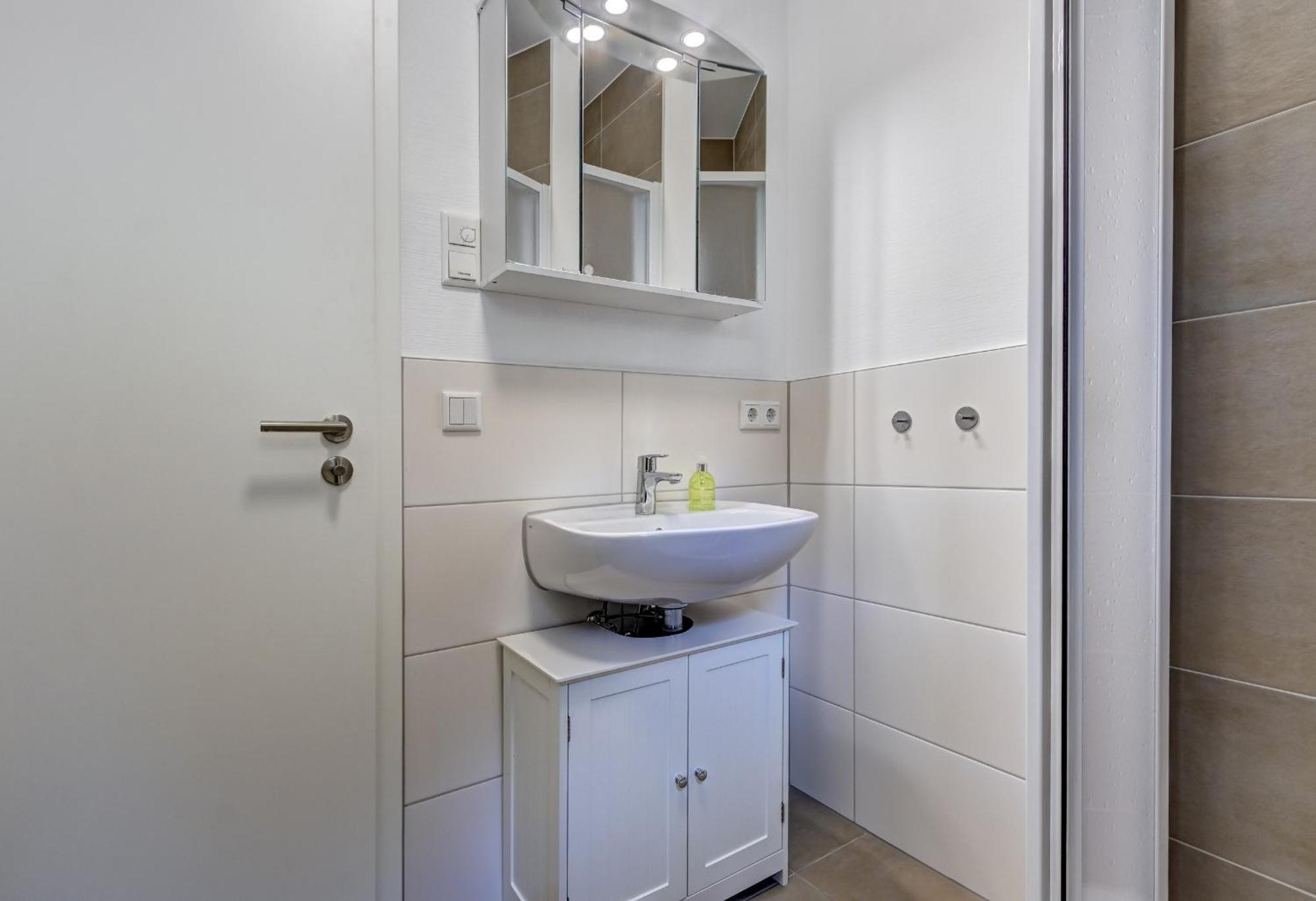 Haus Strandkoerv Mit Fass-Sauna Loddin Kültér fotó